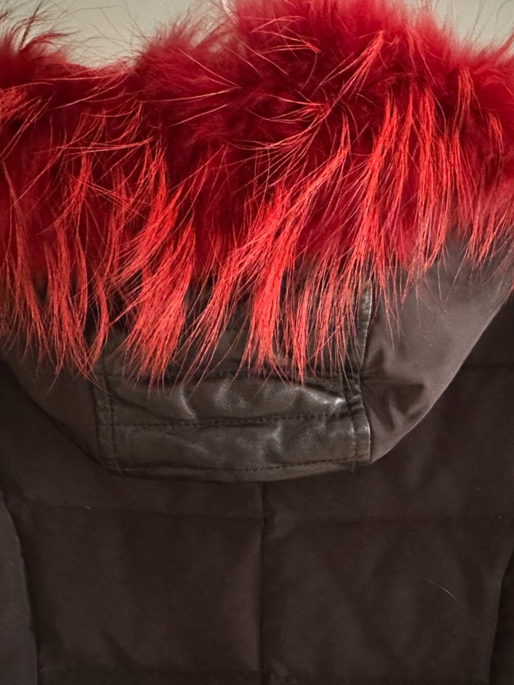 π₯ Stunning Danier Winter Jacket β Black with Real Fur Trim & Leather Sleeves π₯ - Picture 9 of 11